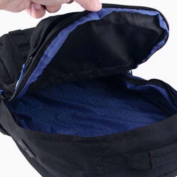 Backpack - Picture 7 of 8